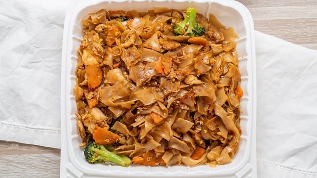 Pad See-ew Noodle.